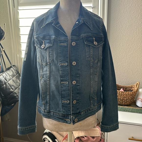 Levi’s Denizen Jean Jacket - Picture 1 of 6